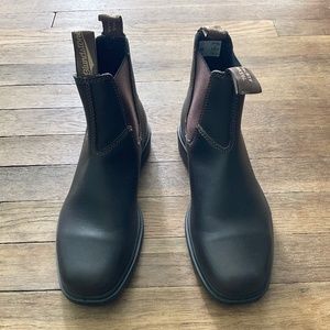 Blundstone Dress Boots in Stout Brown